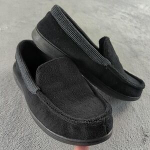 isotoner Men's Black Slip-On Loafers